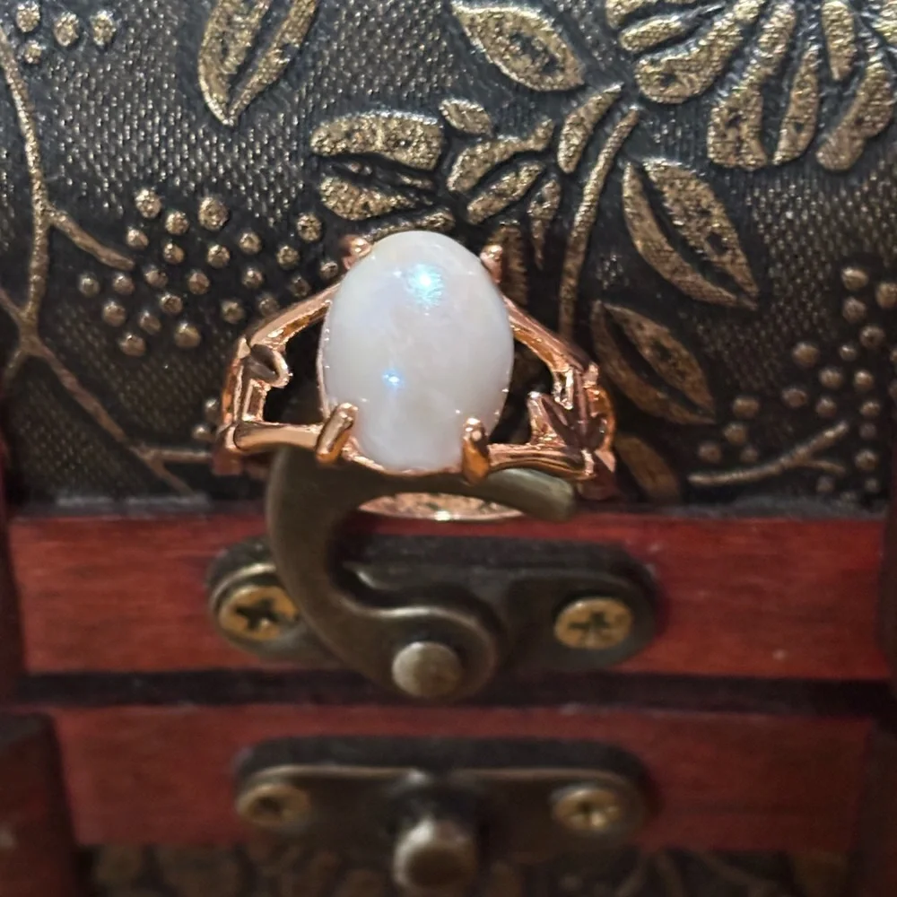 Unique Rings - Picture 3 of 10